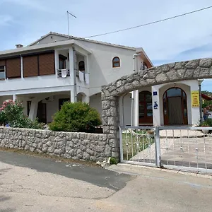 https://vila-tesmija.primorje-gorskikotar.com