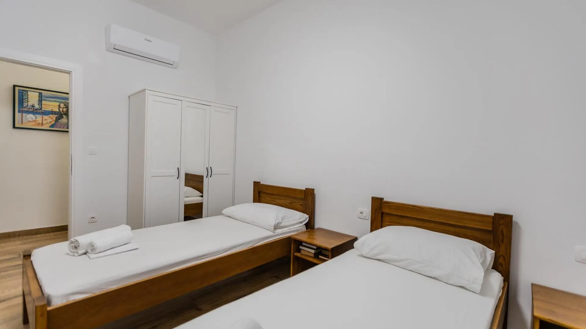 Apartments Lorena Privlaka