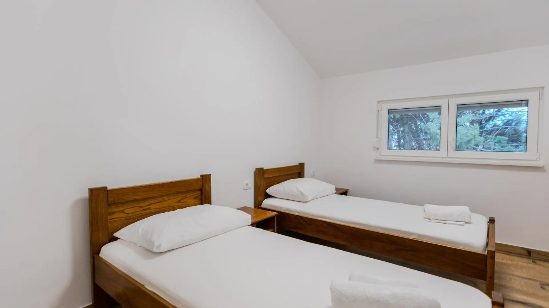 Apartments Lorena Privlaka