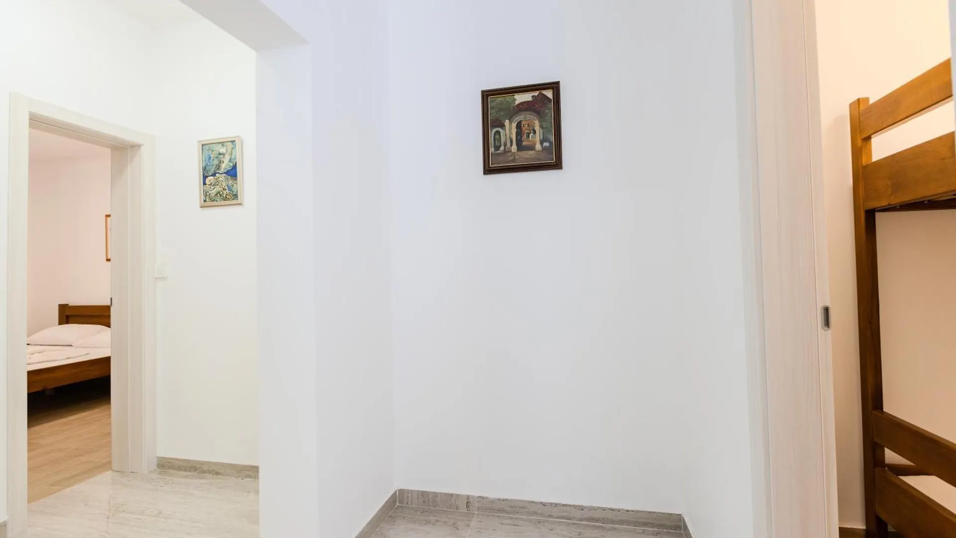 Apartments Lorena Privlaka