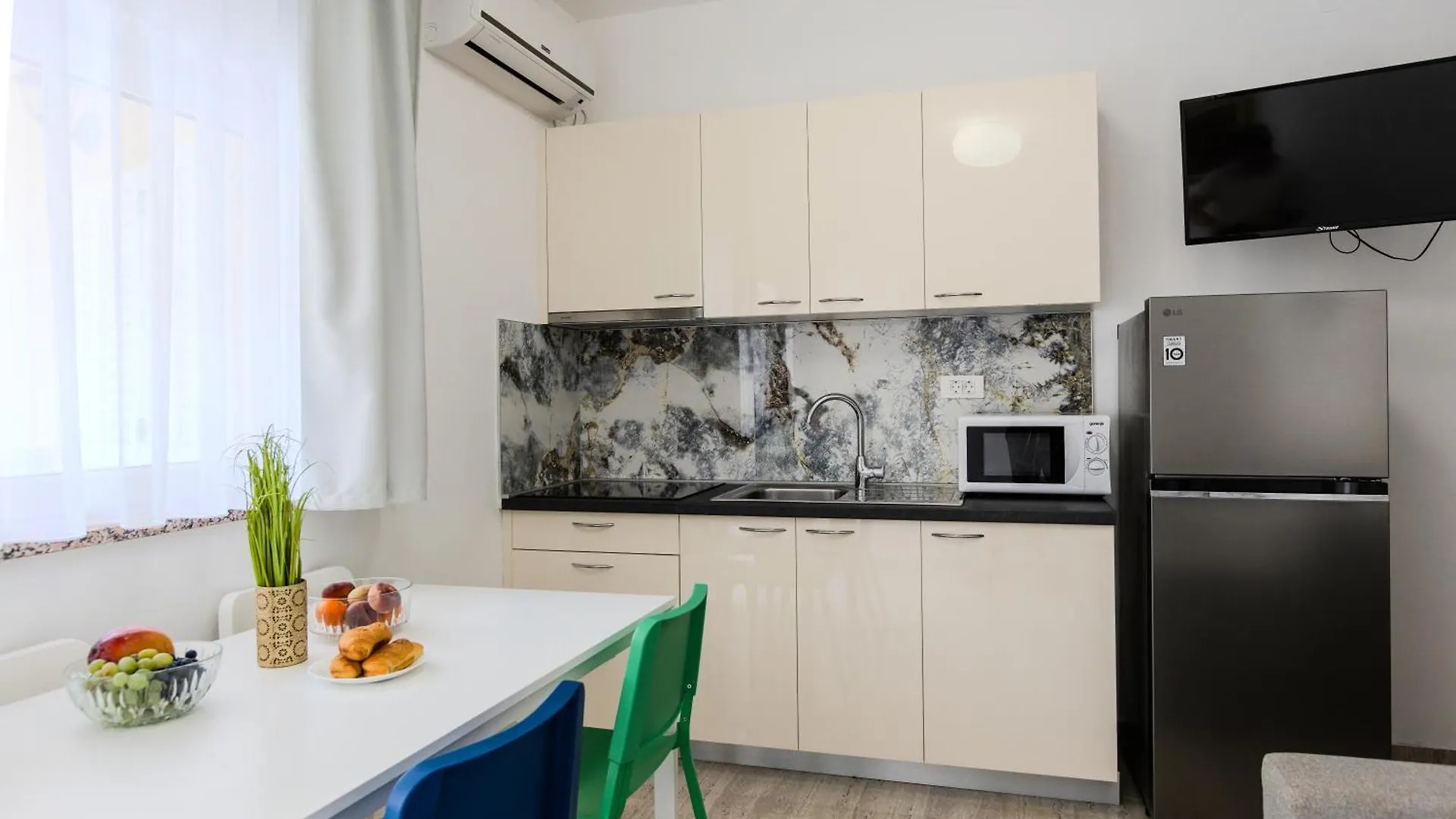 Apartments Lorena Privlaka
