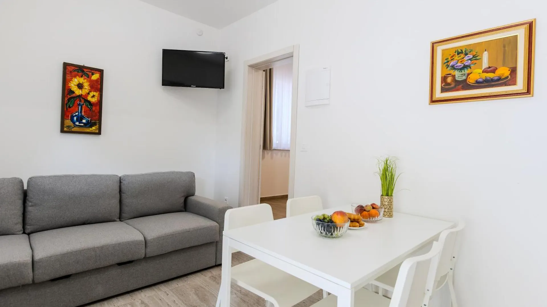 Apartments Lorena Privlaka  Privlaka (Zadar)