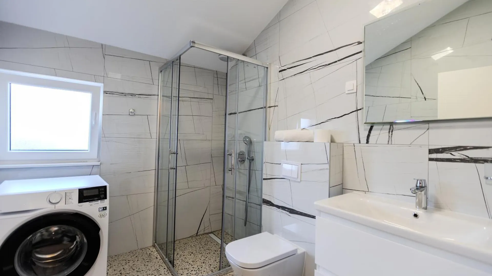 Apartments Lorena Privlaka  Croatia